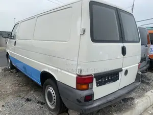 Volkswagen Transporter 2004 White