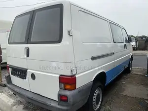 Volkswagen Transporter 2004 White