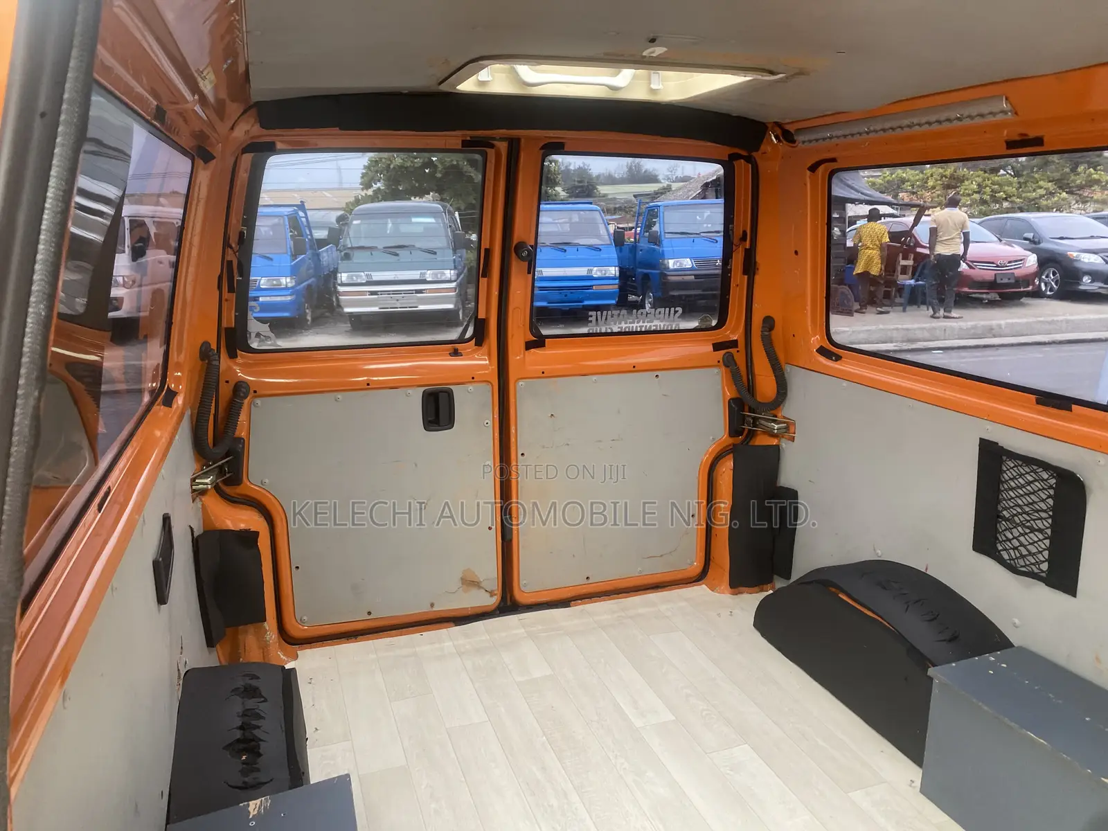 Volkswagen Transporter 2005 Orange