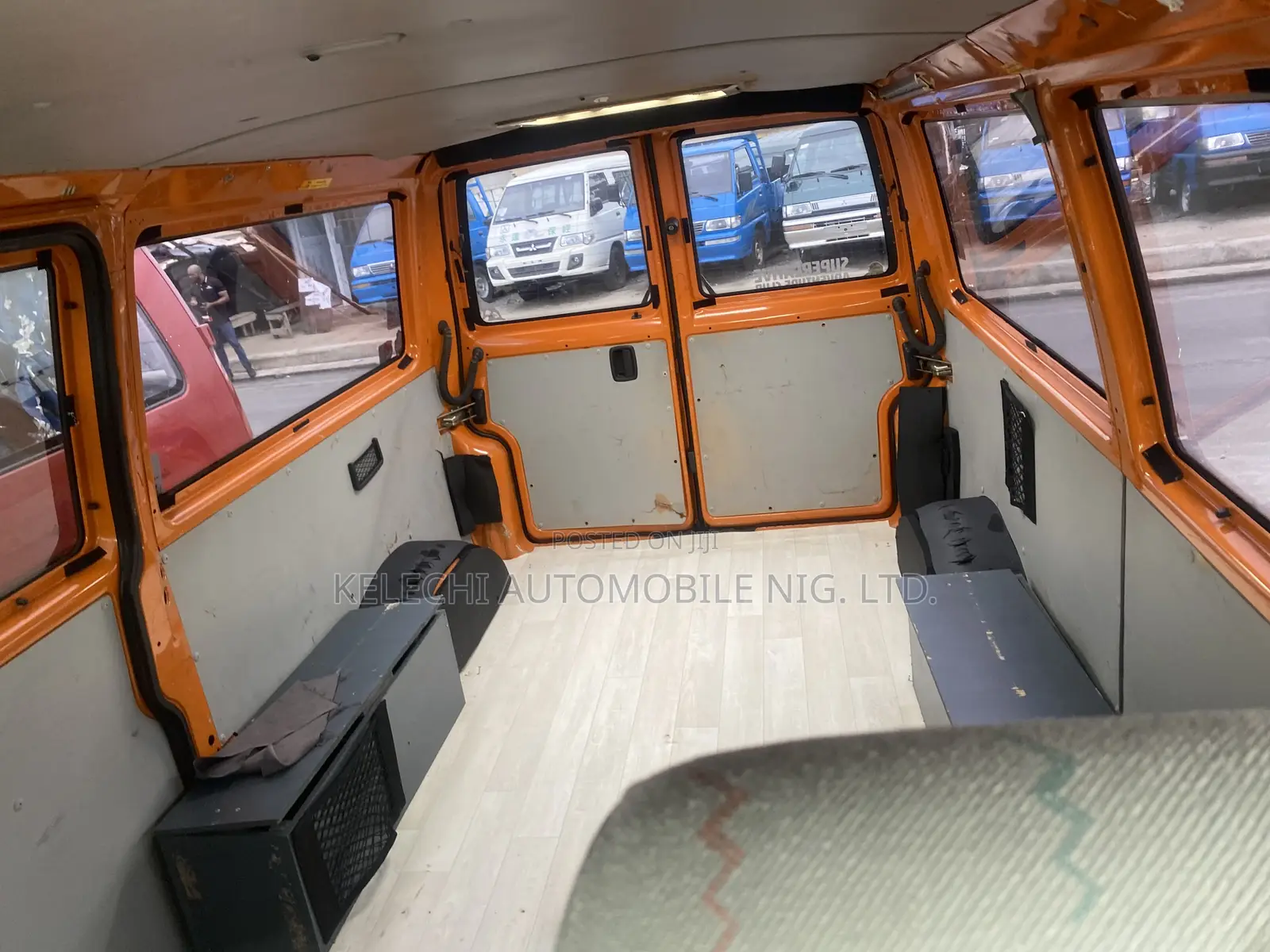 Volkswagen Transporter 2005 Orange