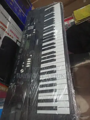 Direct London Used 61keys Yamaha Keyboard Piano With Adapter