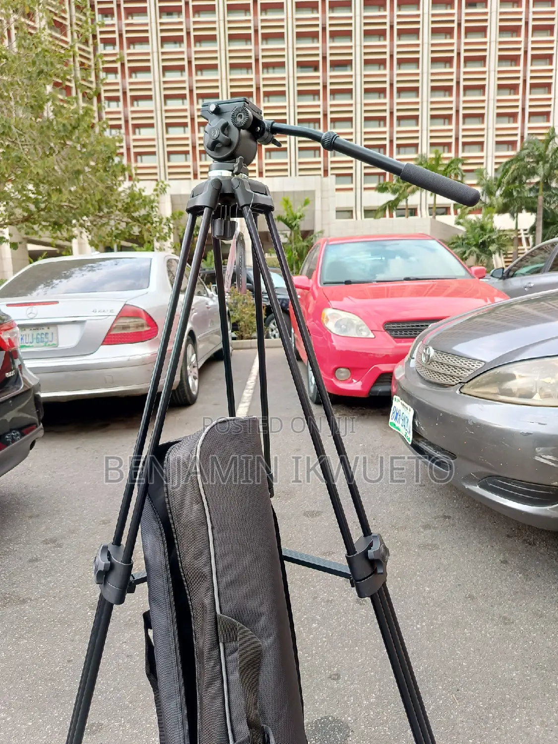 Heavy Duty Video Tripod
