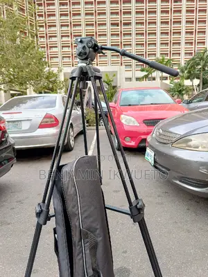 Heavy Duty Video Tripod