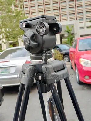 Heavy Duty Video Tripod