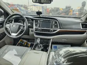 Toyota Highlander 2017 Silver