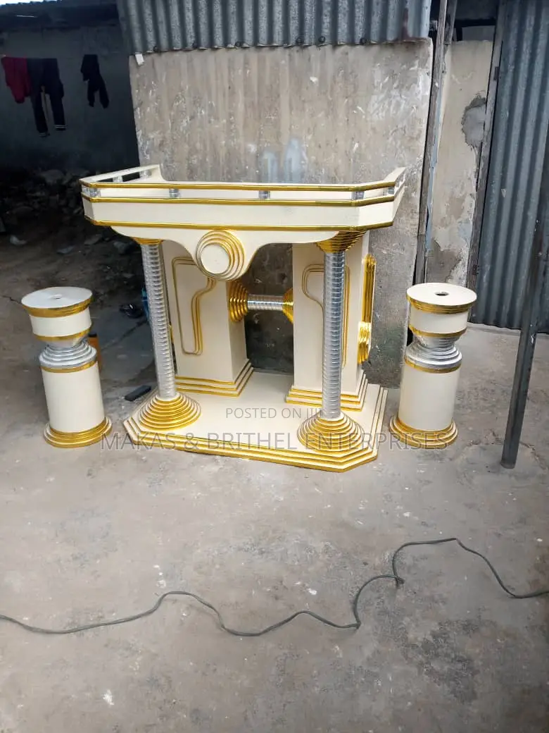 Double Pillars Church Pulpits