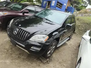 Mercedes-Benz M Class ML 350 4Matic 2011 Black