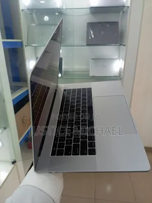 Laptop Apple MacBook Pro 2019 16GB Intel Core I7 SSD 512GB