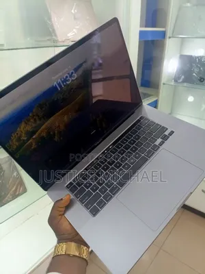 Laptop Apple MacBook Pro 2019 16GB Intel Core I7 SSD 512GB