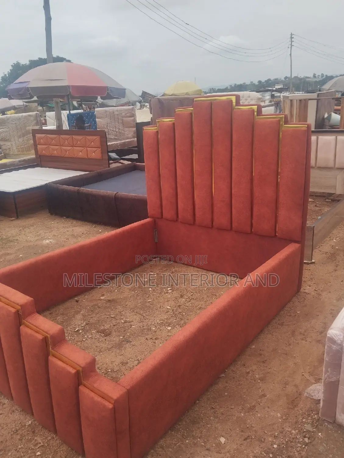King Pyramid Type Bed With Defined Gold Edgings