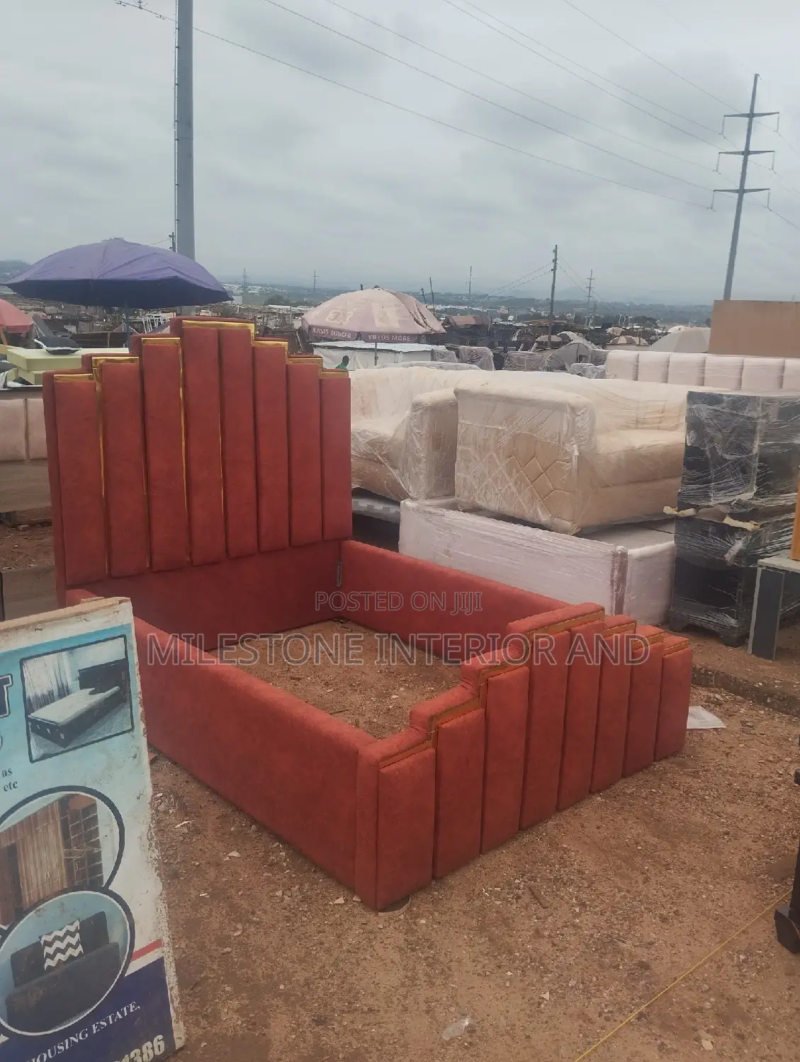 King Pyramid Type Bed With Defined Gold Edgings