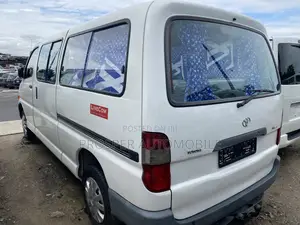 Toyota HiAce 2005 White