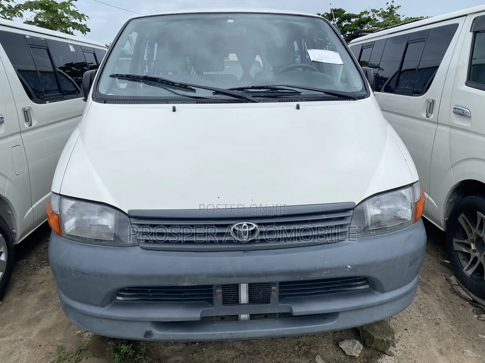 Toyota HiAce 2005 White