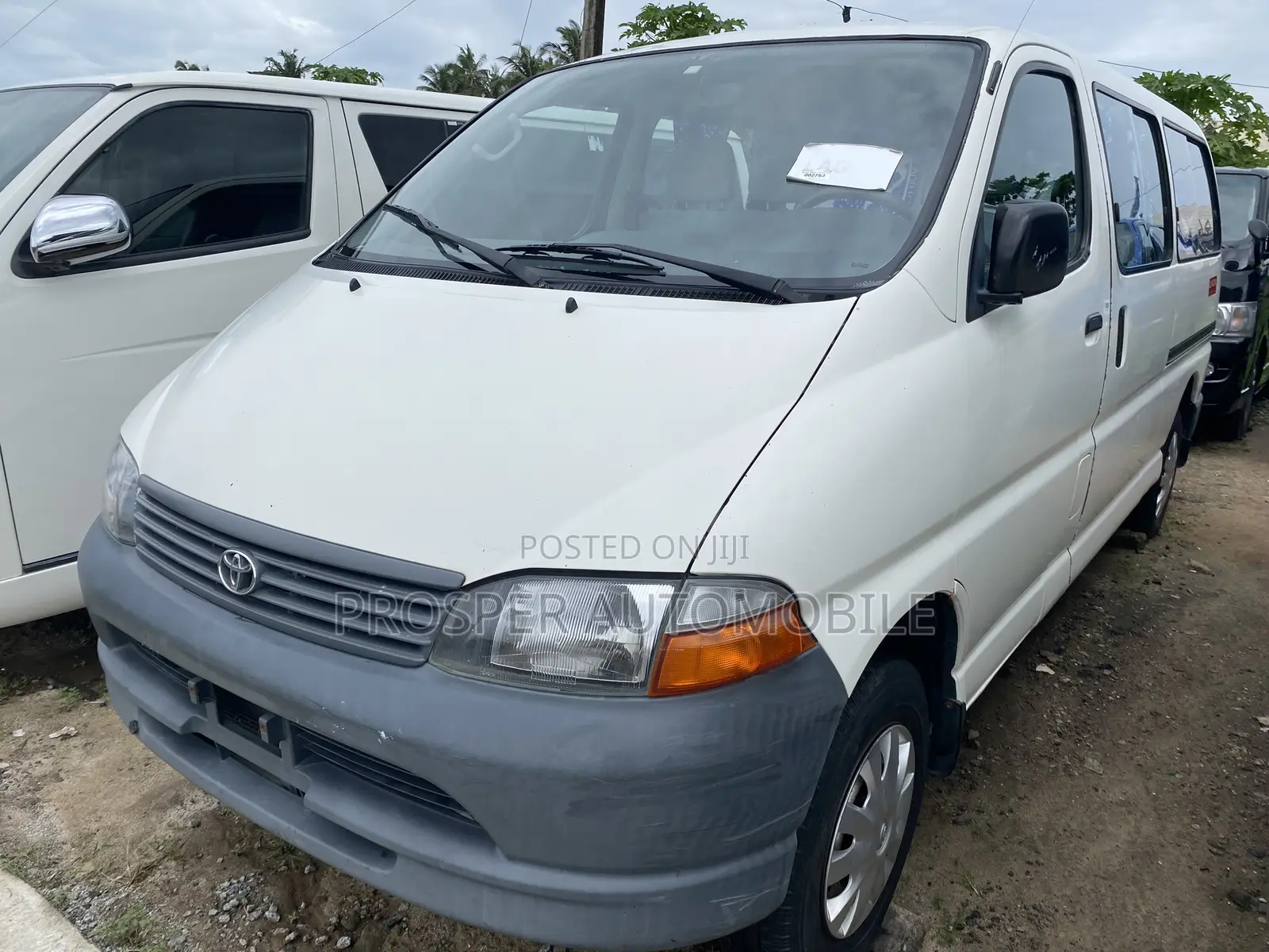 Toyota HiAce 2005 White