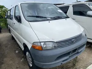Toyota HiAce 2005 White