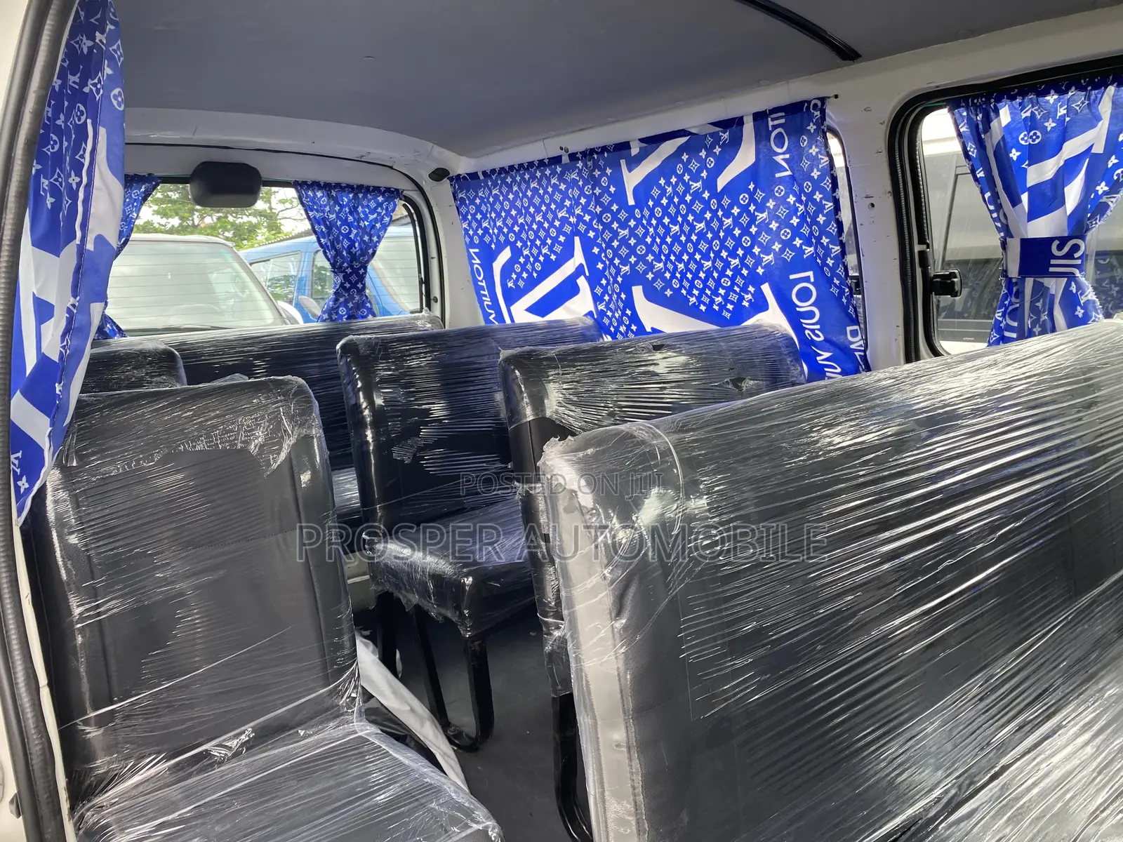 Toyota HiAce 2005 White