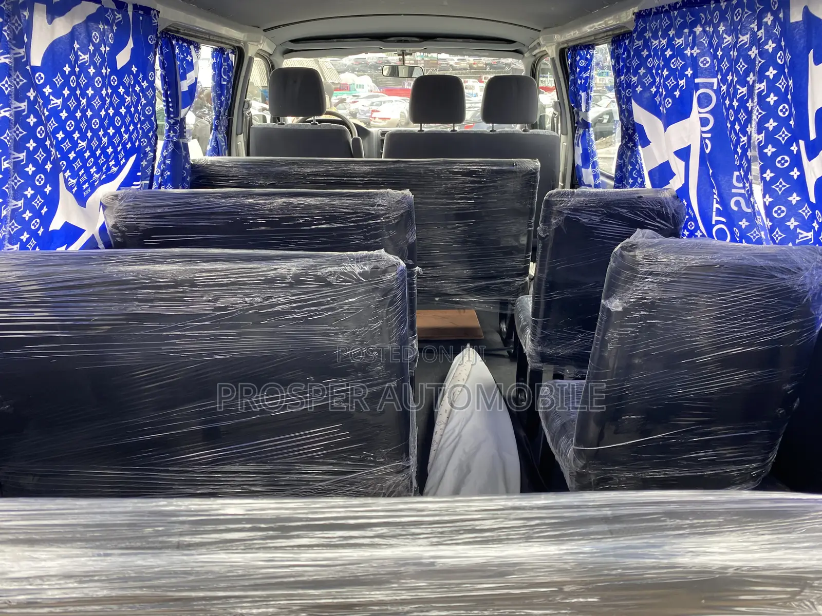 Toyota HiAce 2005 White