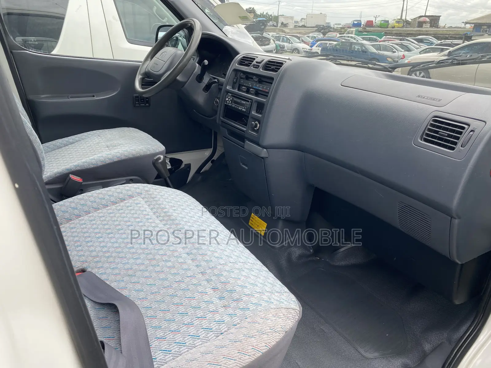 Toyota HiAce 2005 White