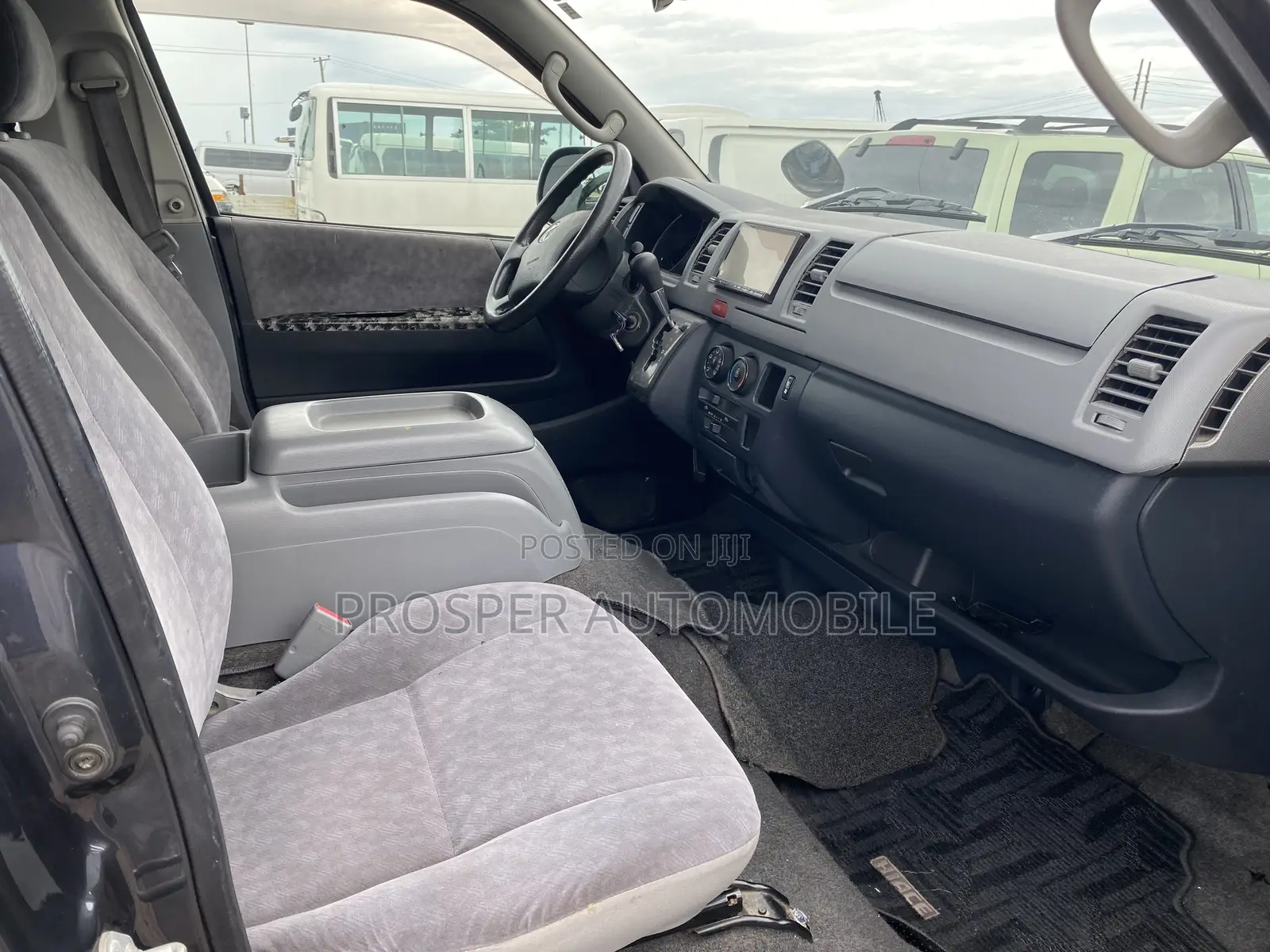 Toyota HiAce 2011 Black