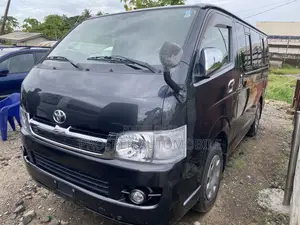 Toyota HiAce 2011 Black
