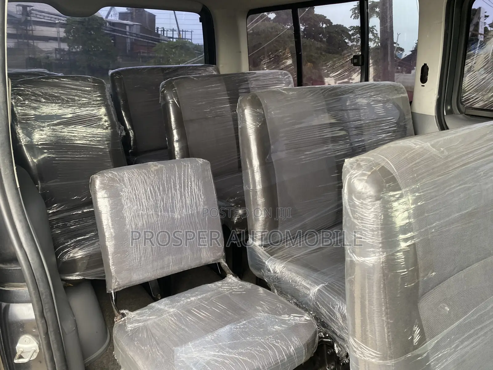 Toyota HiAce 2011 Black