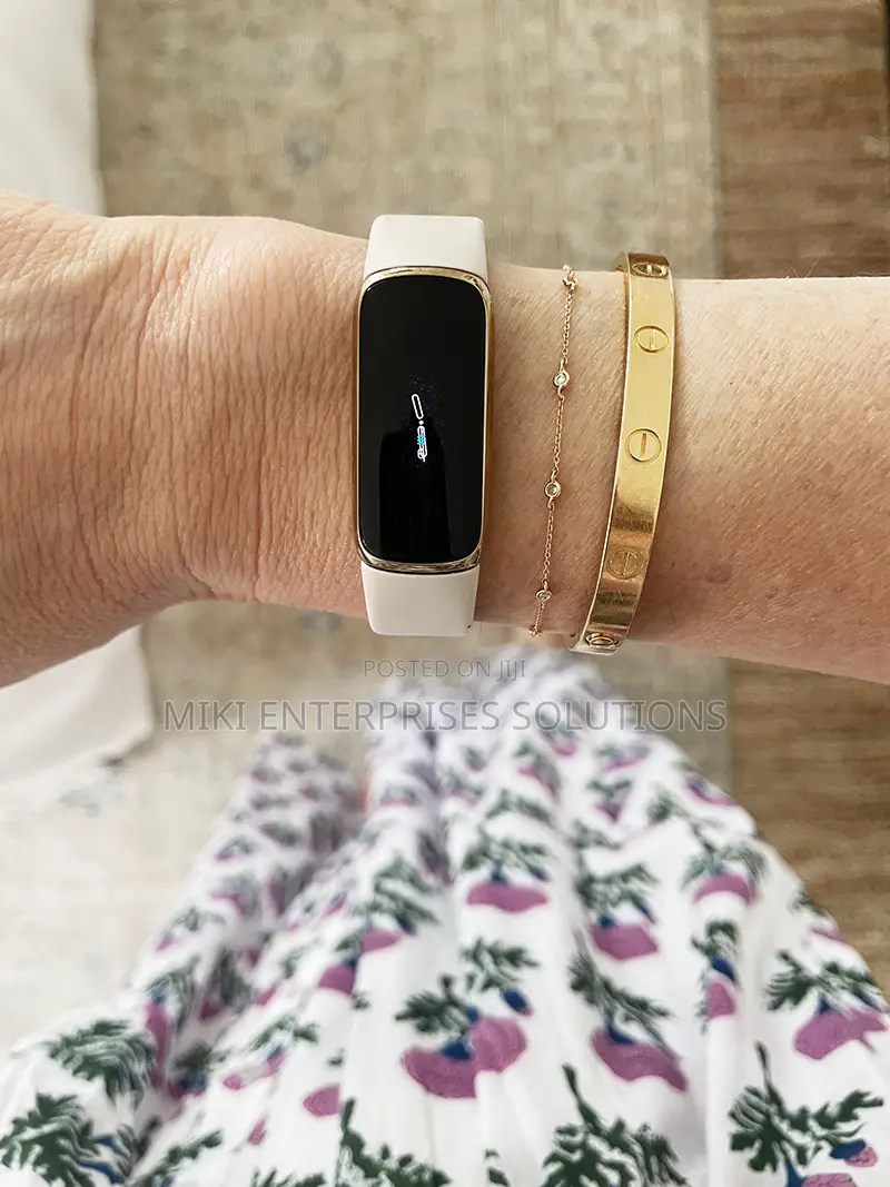 Fitbit Fitbit Luxe Fitness Wellness Tracker