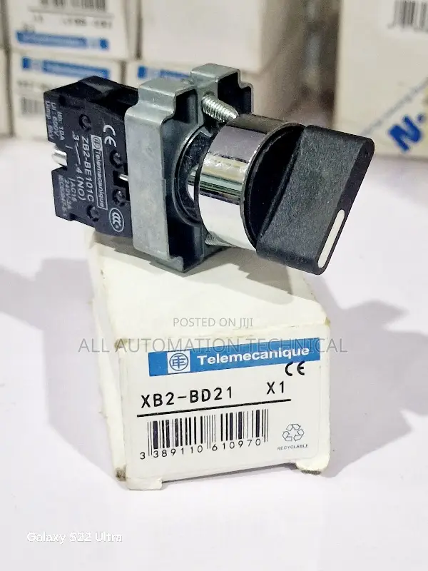 Telemecanique Xb2-Bd21 Select9r Switch