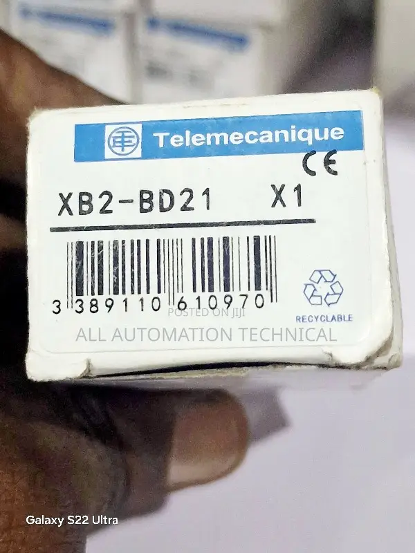 Telemecanique Xb2-Bd21 Select9r Switch