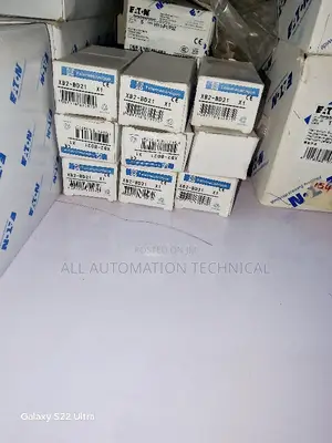 Telemecanique Xb2-Bd21 Select9r Switch
