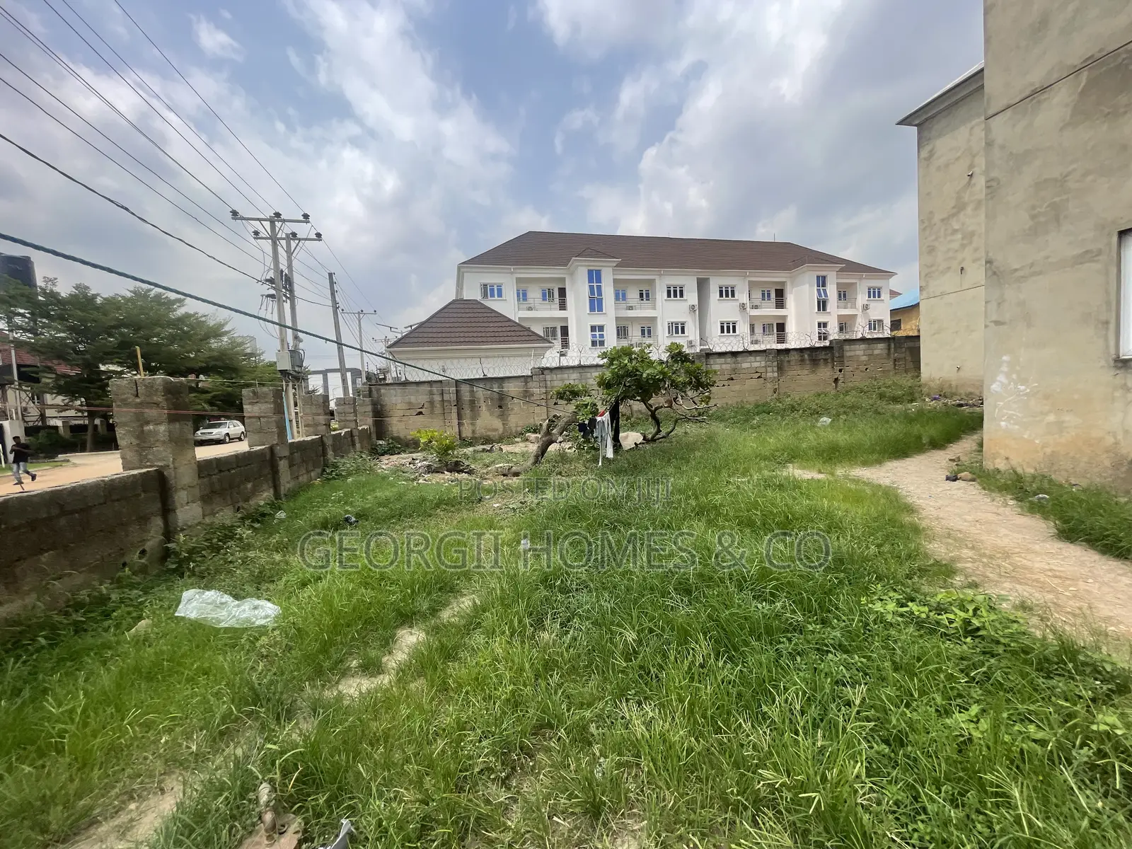 3bdrm Block of Flats in Mabushi for sale