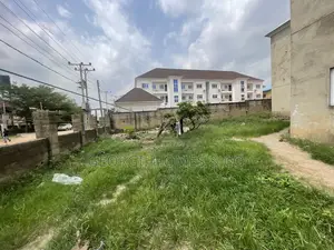 3bdrm Block of Flats in Mabushi for sale