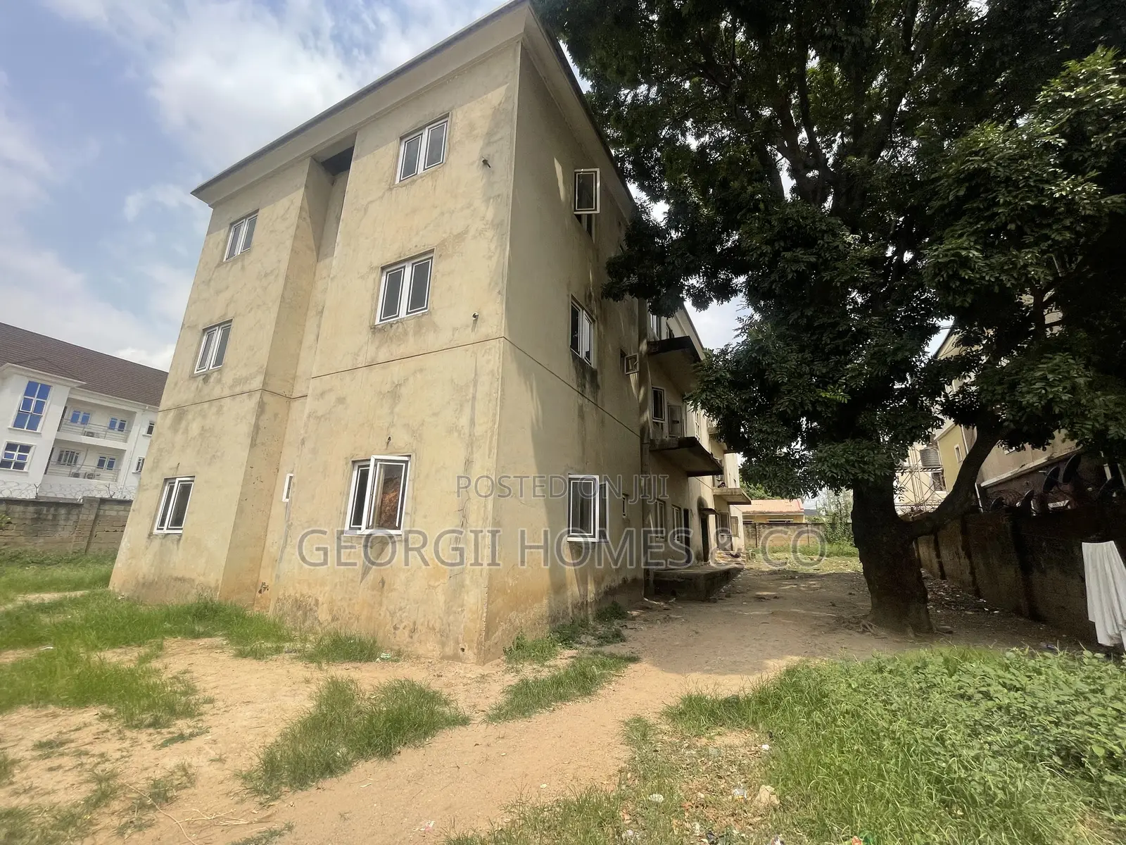 3bdrm Block of Flats in Mabushi for sale