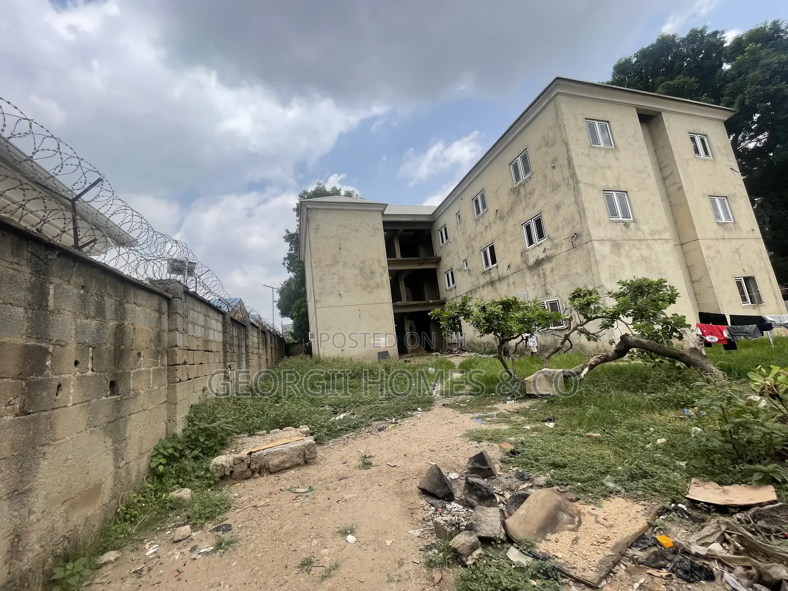 3bdrm Block of Flats in Mabushi for sale