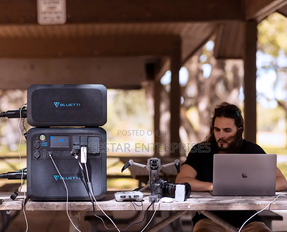 Bluetti AC200MAX Power Station. Bluetti 2200W Power Station
