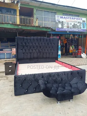 6x6 Bedframe With Footrest and One Side Drawer
