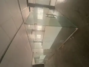 Frameless Partition