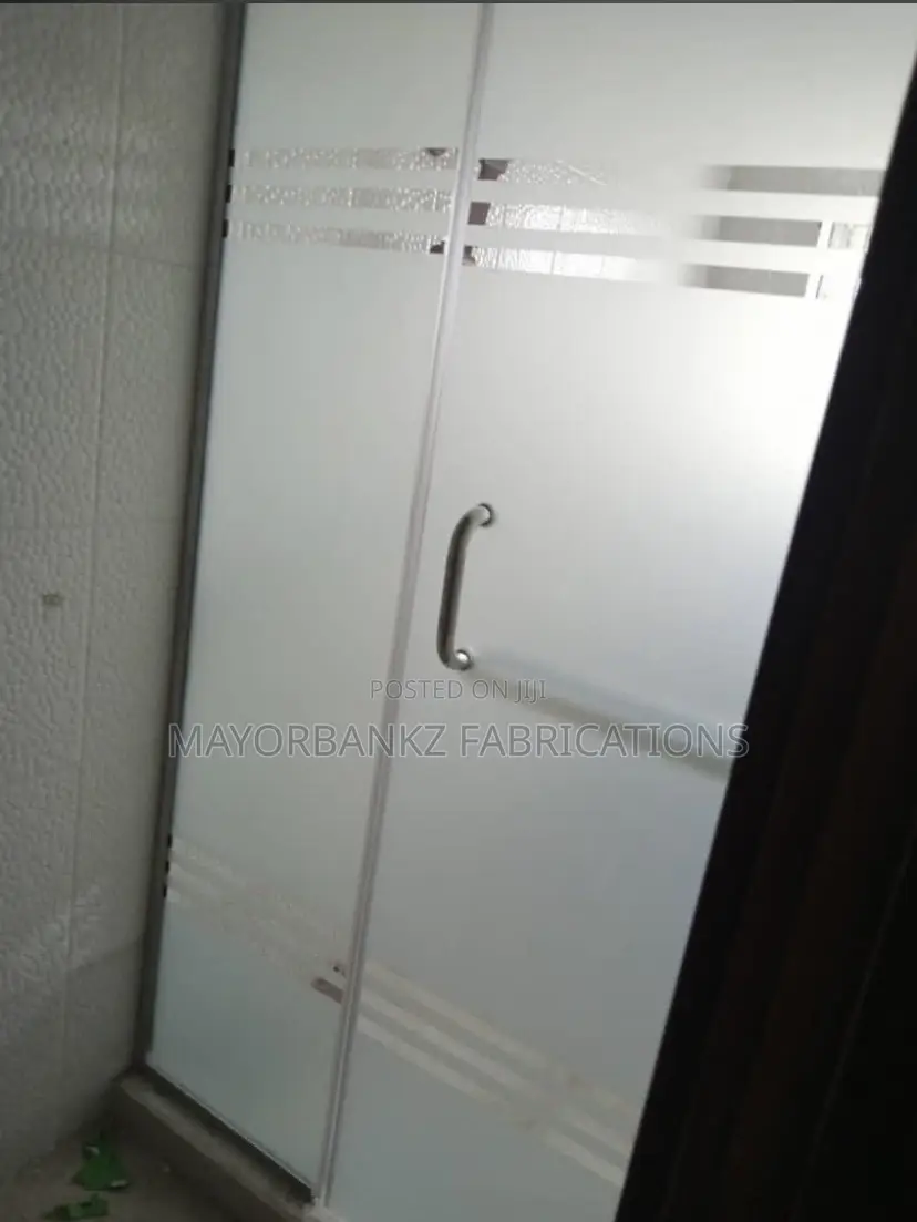 Frameless Shower Cubicles