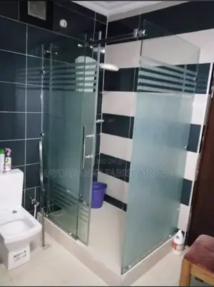 Frameless Shower Cubicles