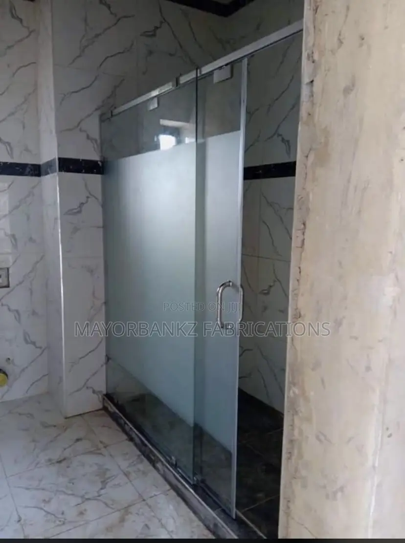 Frameless Shower Cubicles