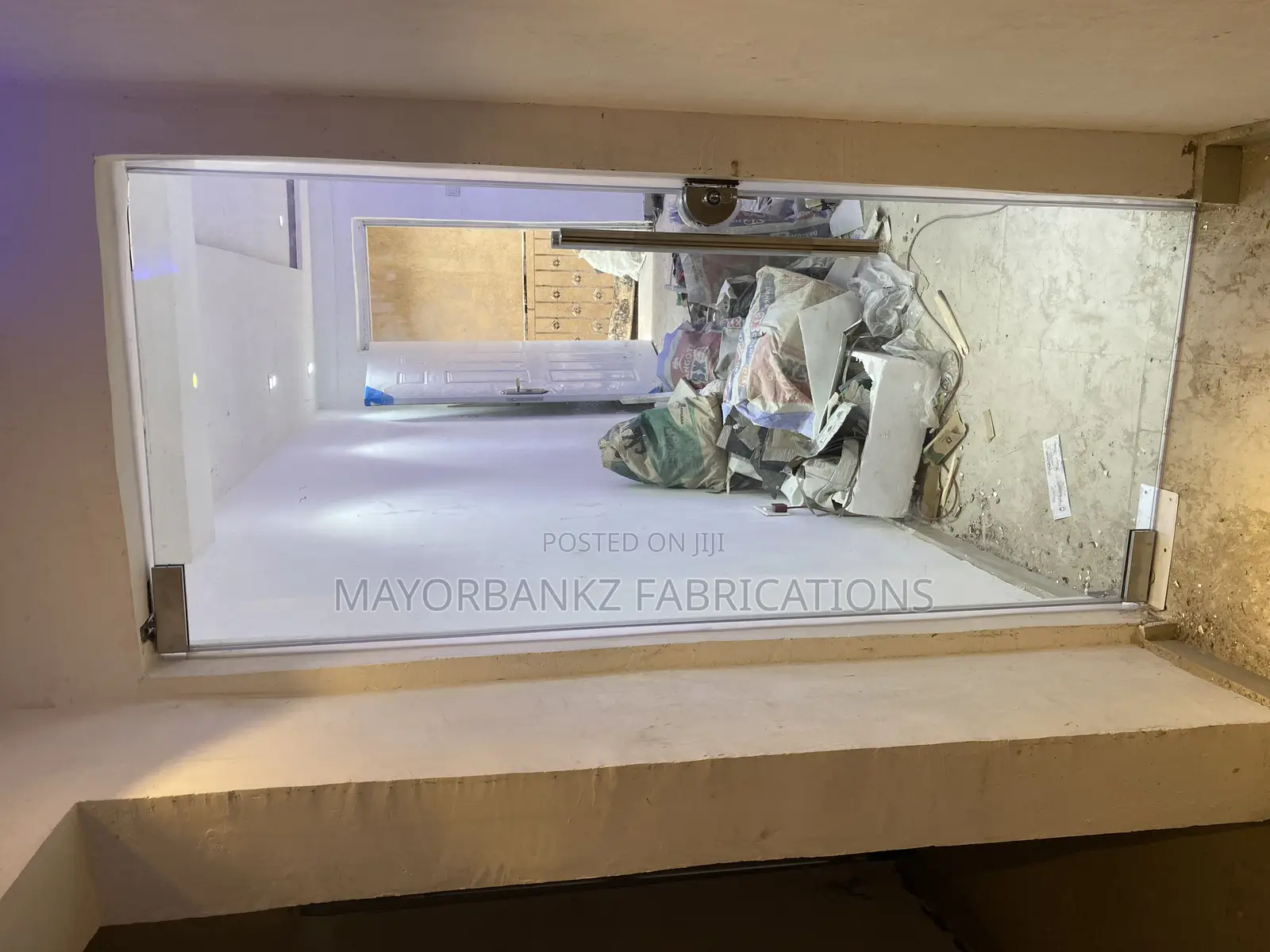 Frameless Door