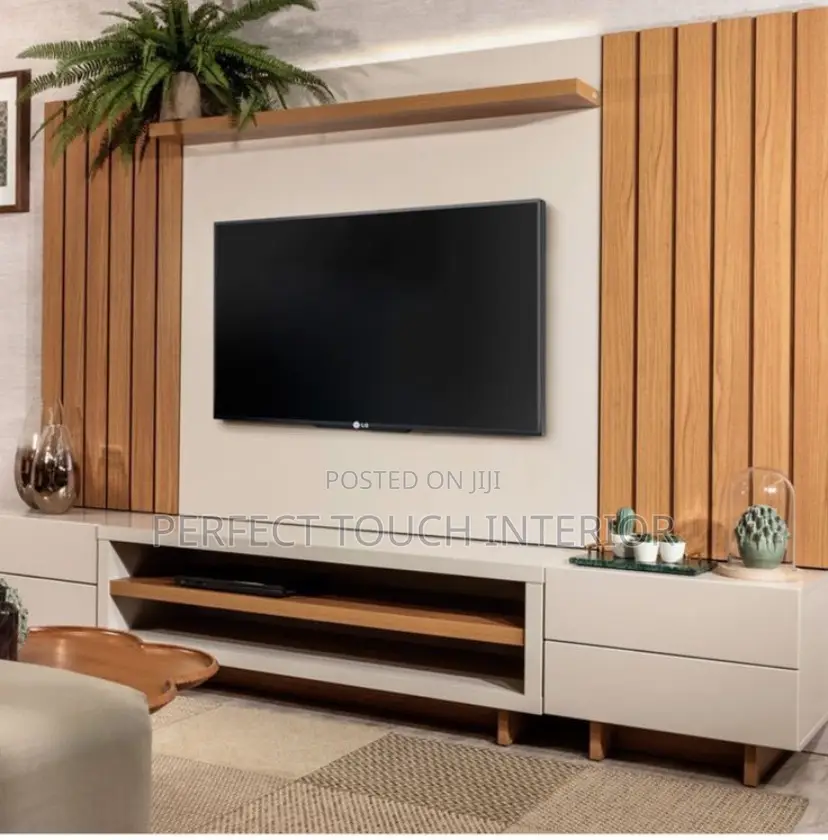 Tv Panel With Wall Clowding