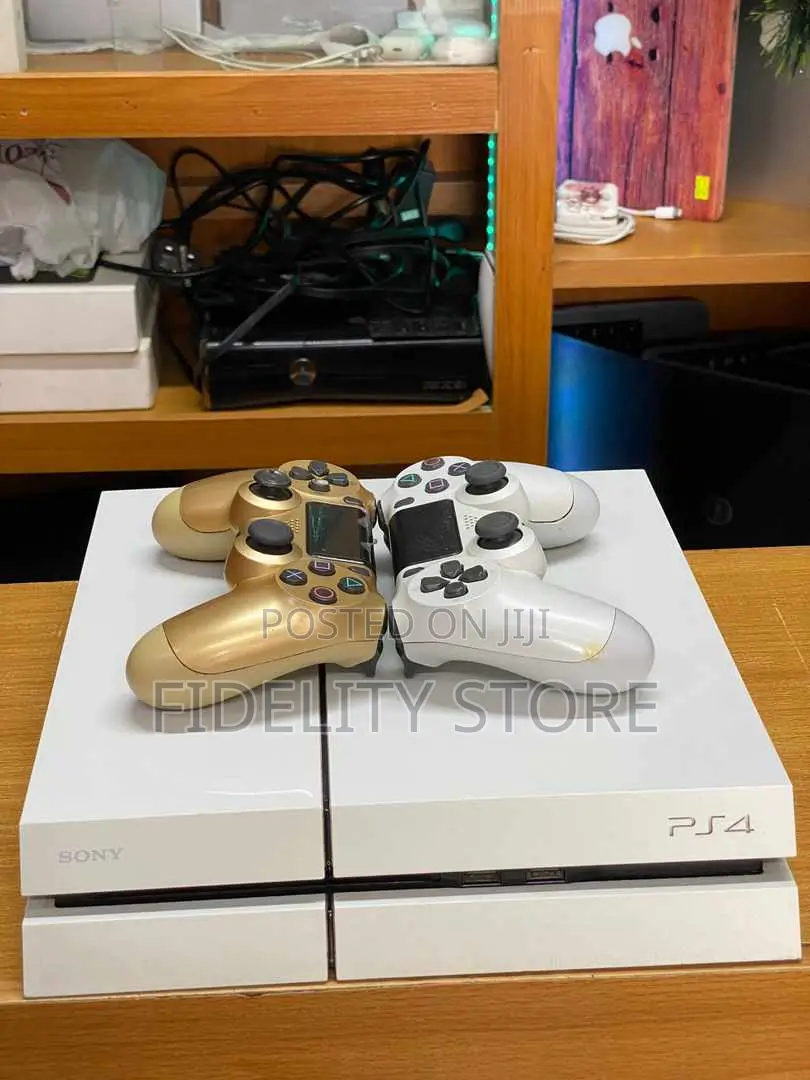 Playstation 4 Fat With Extra Pad