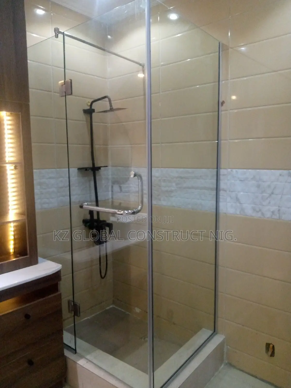 Frameless Shower Cubicle With G Handle Series 20