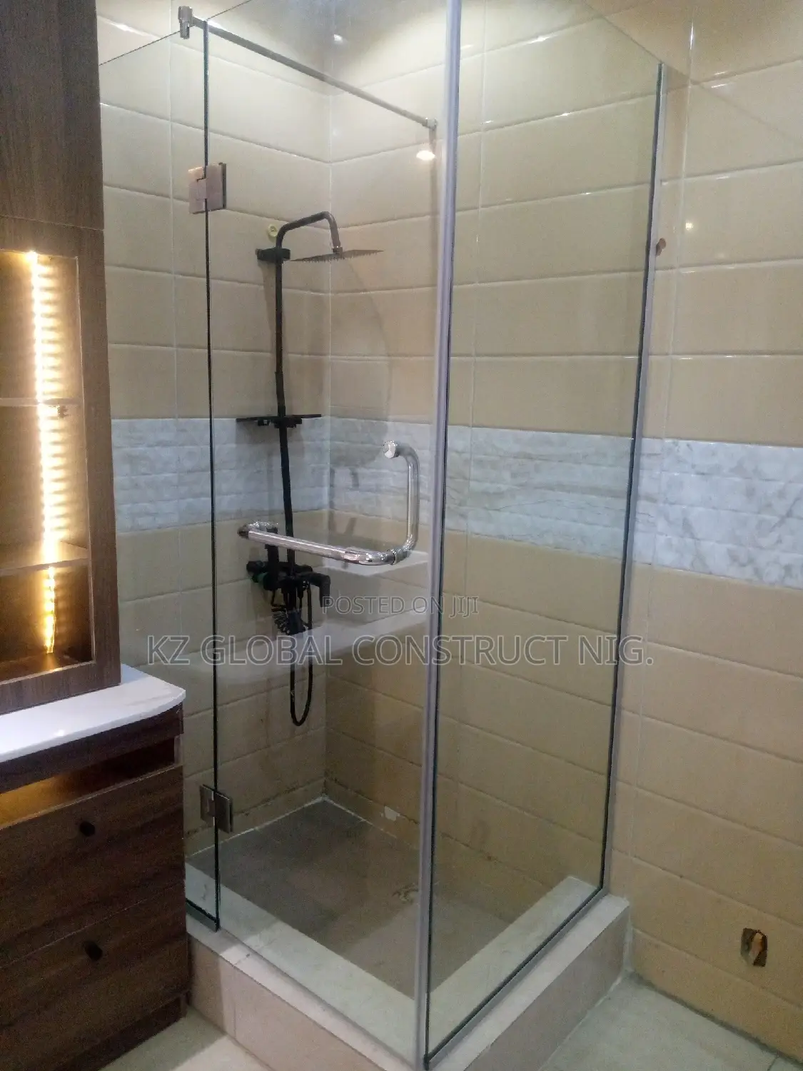 Frameless Shower Cubicle With G Handle Series 20