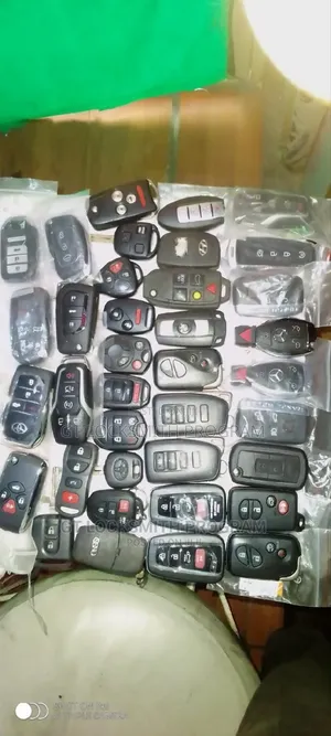 GT Locksmith Key Duplicating Cutting Programmer Tech Works