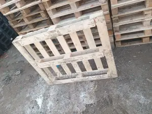 Packaging and Storage Heat-Treated Wooden Pallets