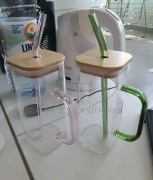 Drinking Glass With Bamboo Lid and Straw