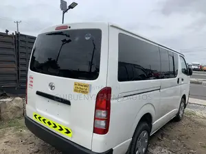 Toyota HiAce 2012 White