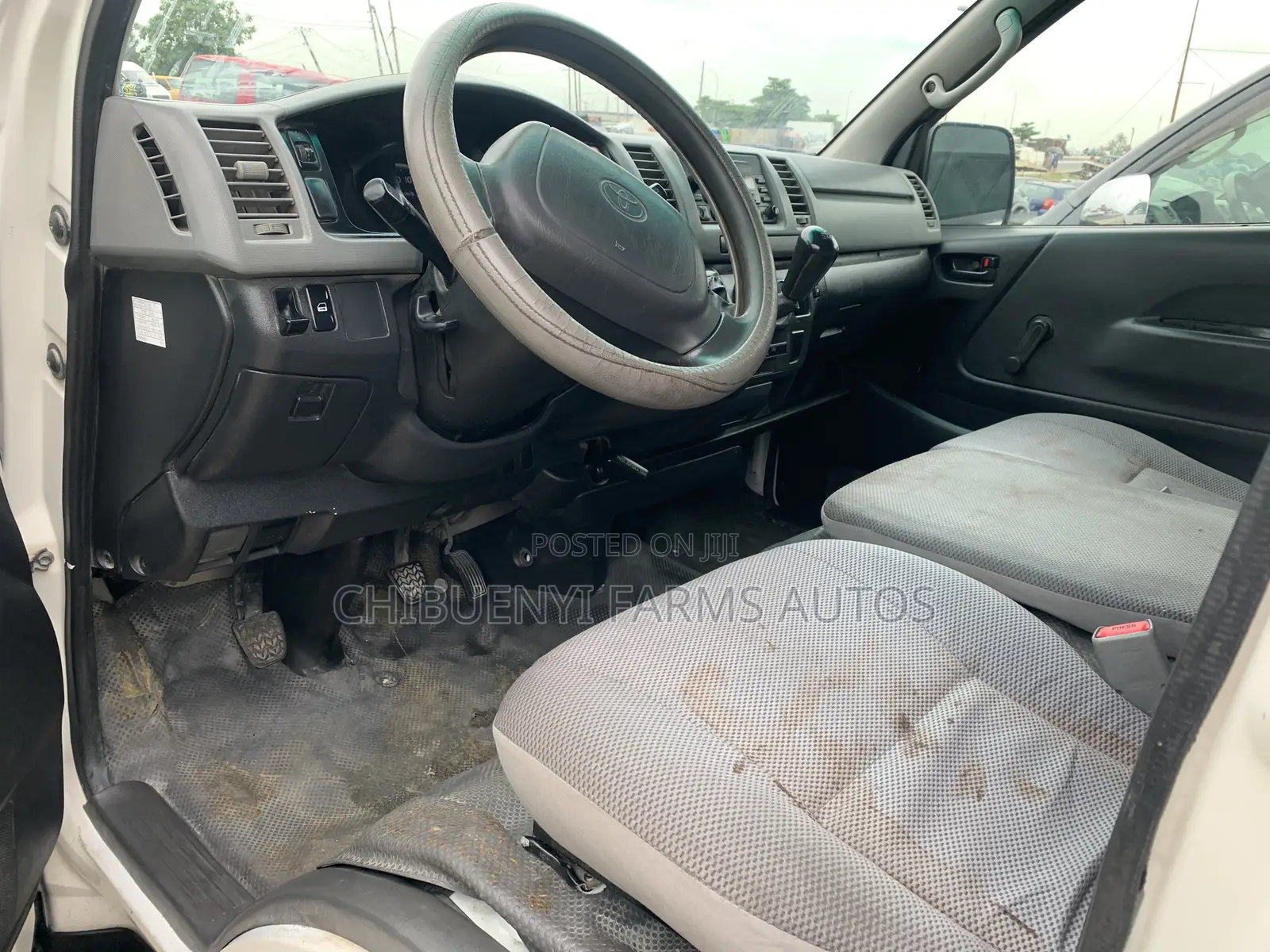 Toyota HiAce 2012 White