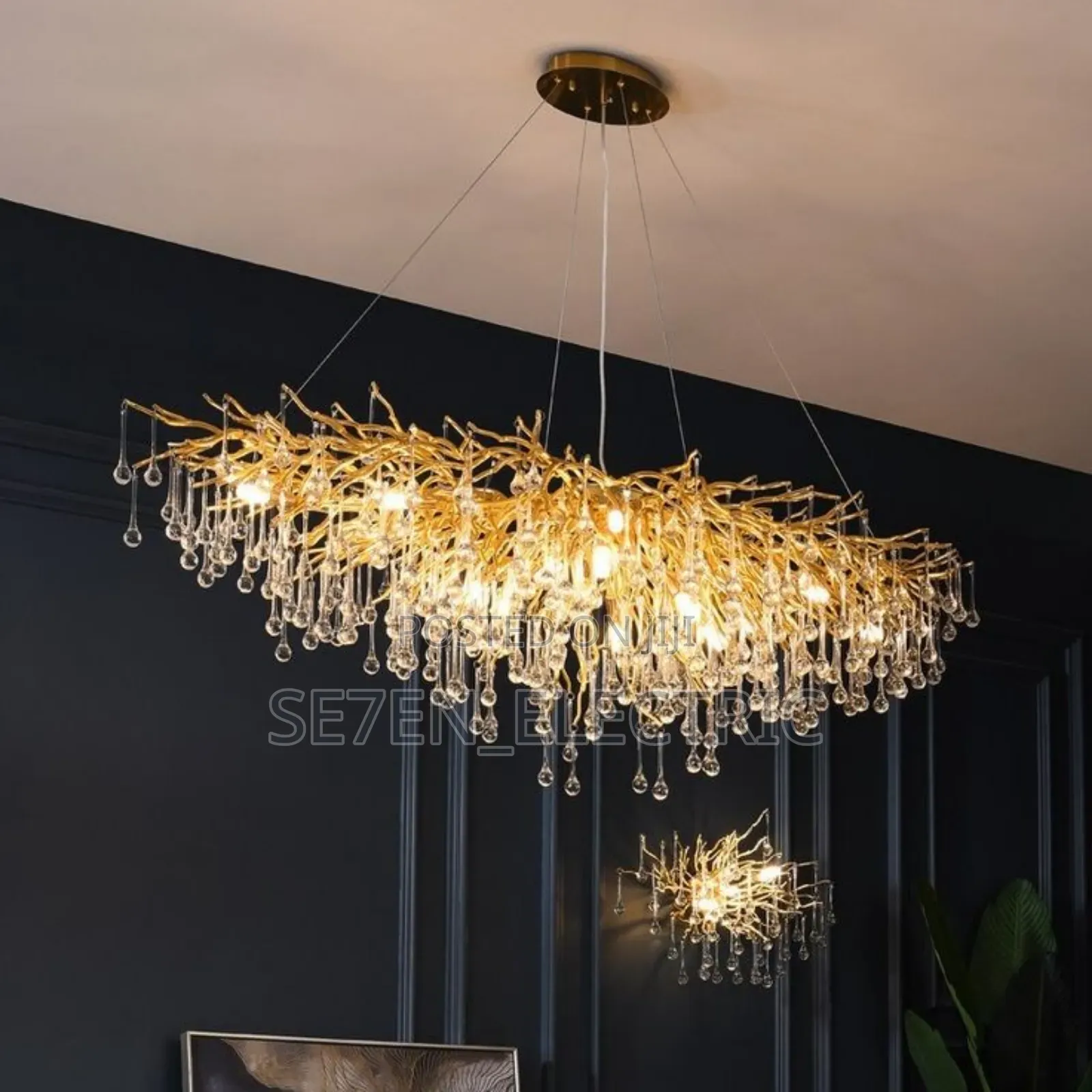 Dropping Chandelier Light
